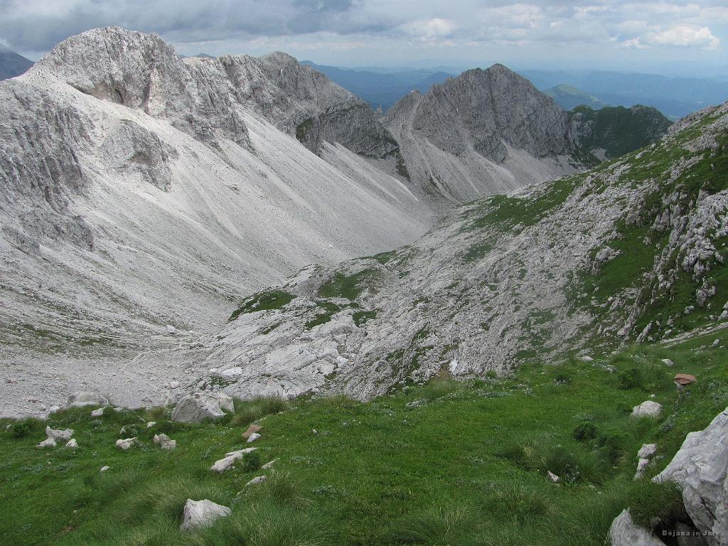 Slika_67.jpg - S Pragu (2068 m) pogled na dolino.