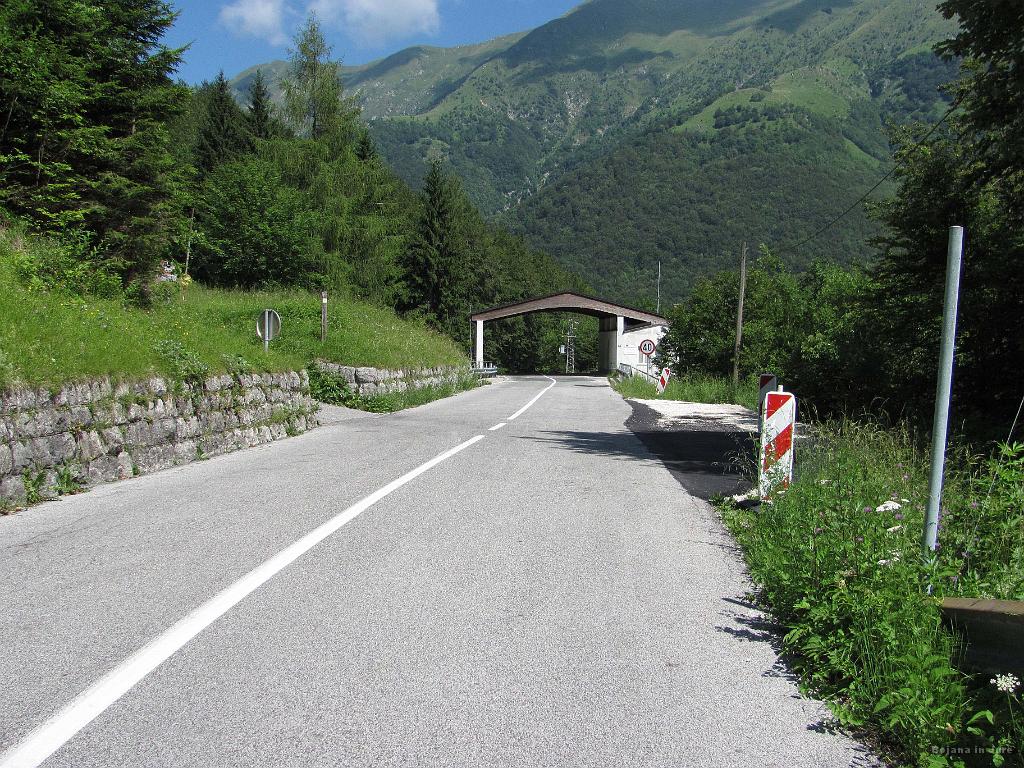 Slika_18.jpg - Mejni prehod. A ne greva v Italijo.
