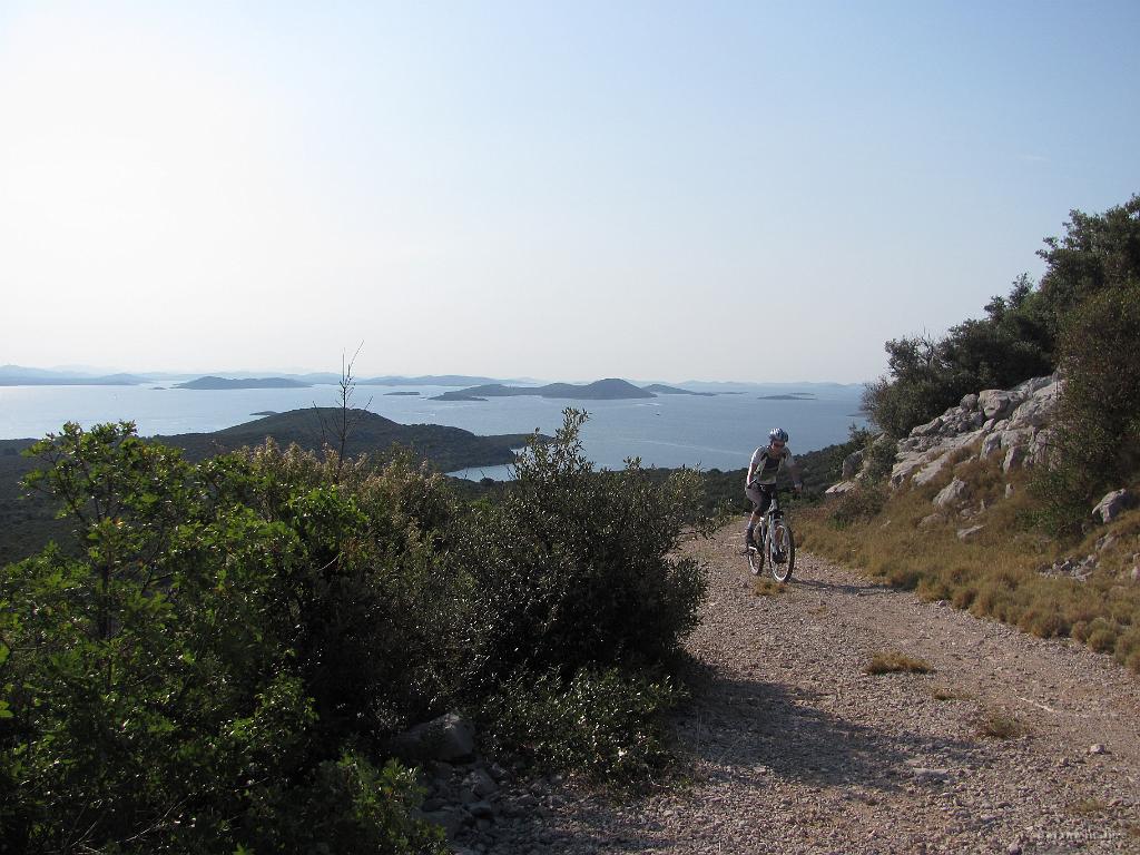 Slika_08.jpg - Ja, sonce žge, vetra pa danes zaenkrat ni.
