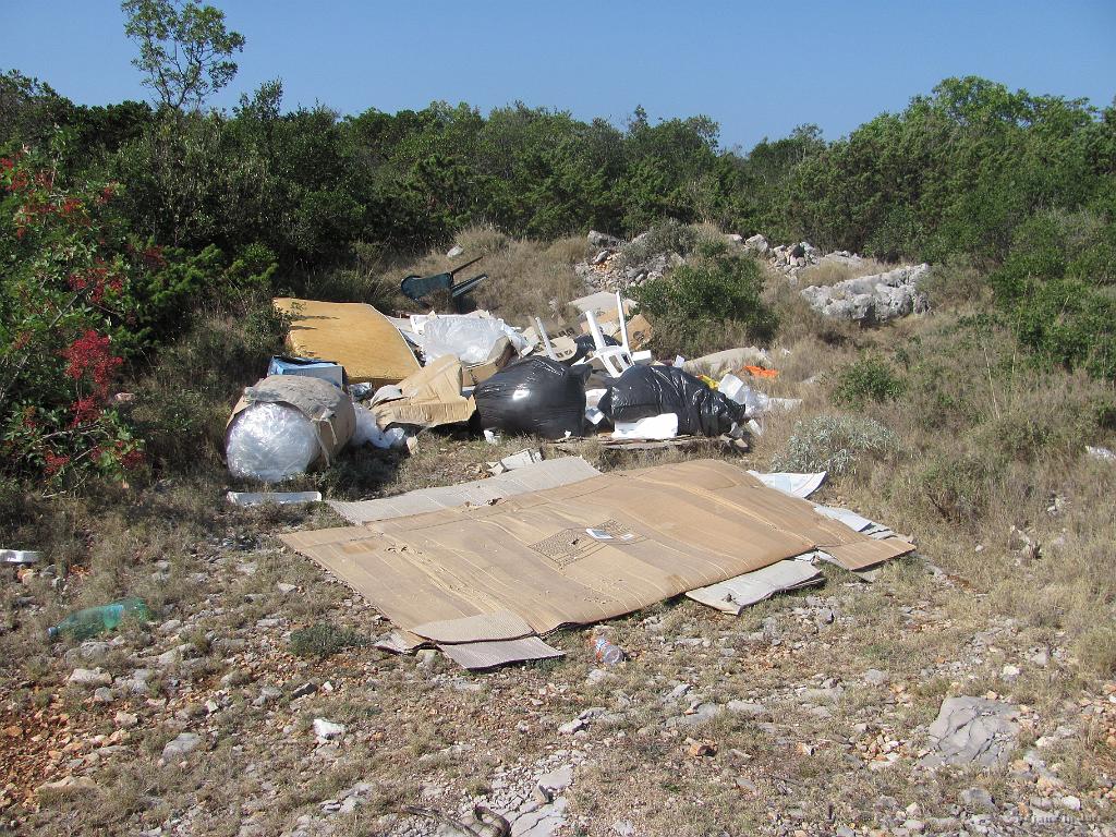 Slika_18.jpg - Ikea ob poti.