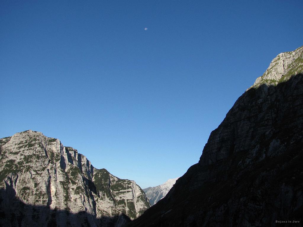 Slika_022.jpg - Luna kar vztraja.