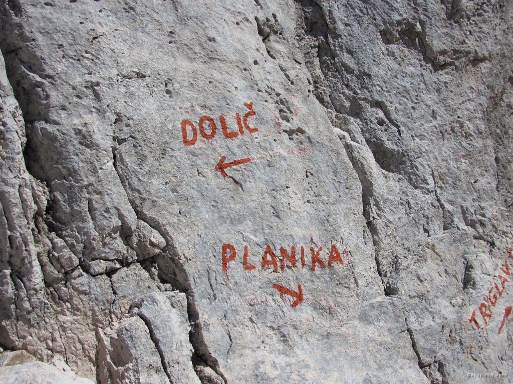 Slika_069.jpg - Mi gremo naprej v smeri skrajne desne puščice.