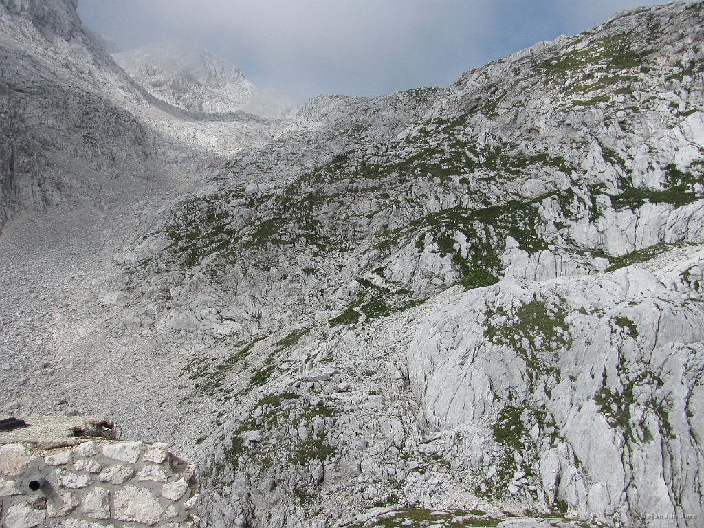 Slika_119.jpg - Pogled v smer vzpona na Kanjavec. Približno 400 m ga je.