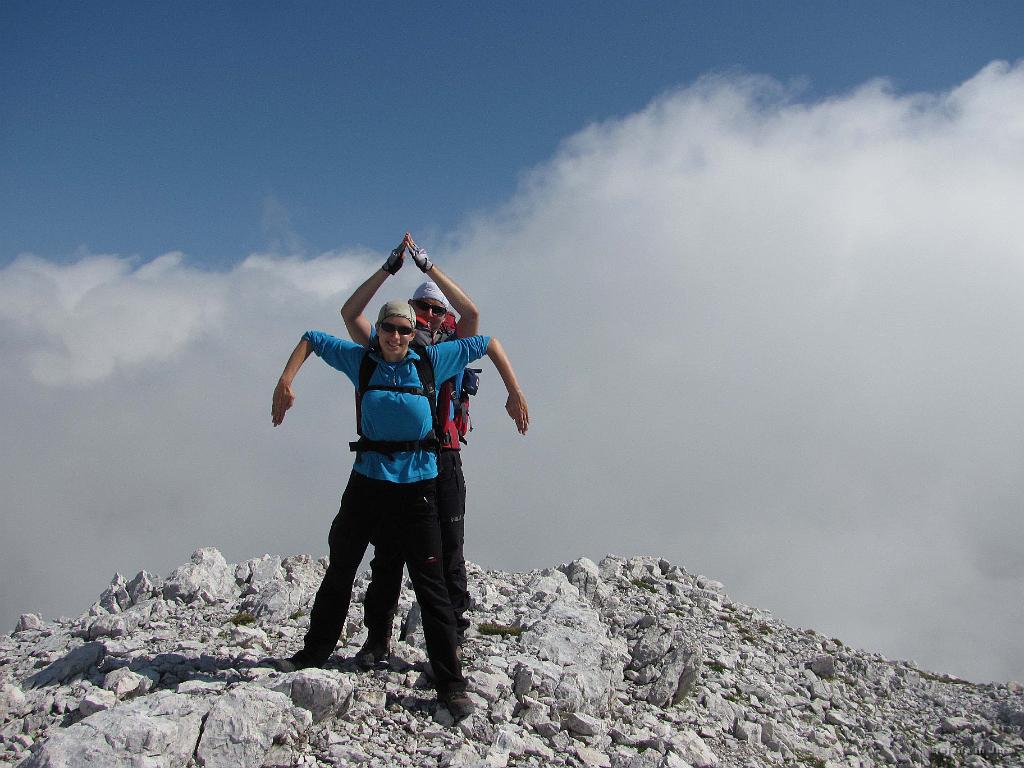 Slika_127.jpg - Ker je Triglav zamegljen, sva ga upodobila kar midva.