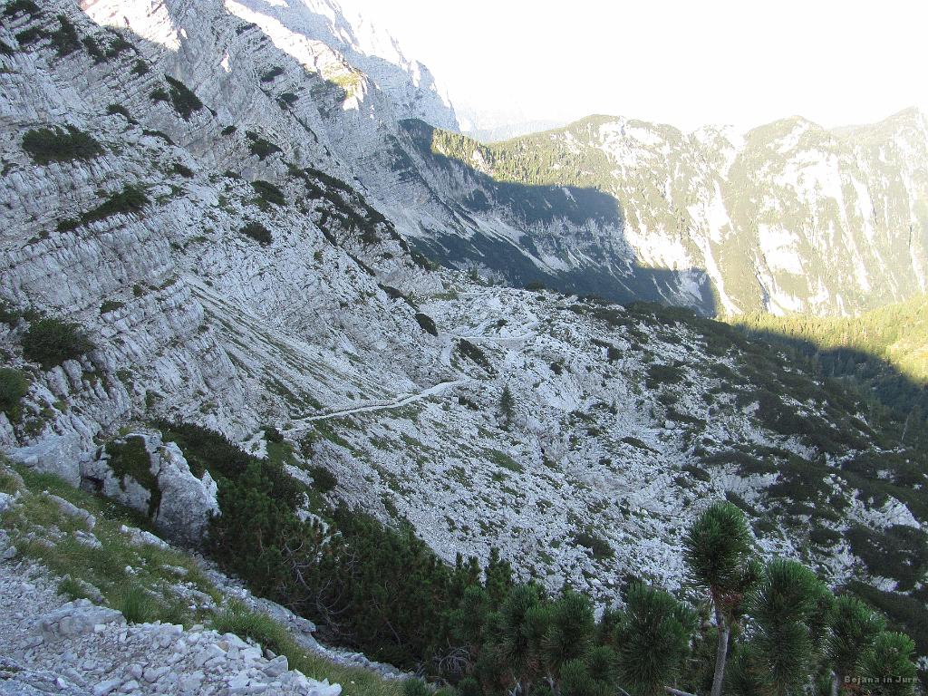 Slika_187.jpg - Izredno lepa pot proti Trenti.