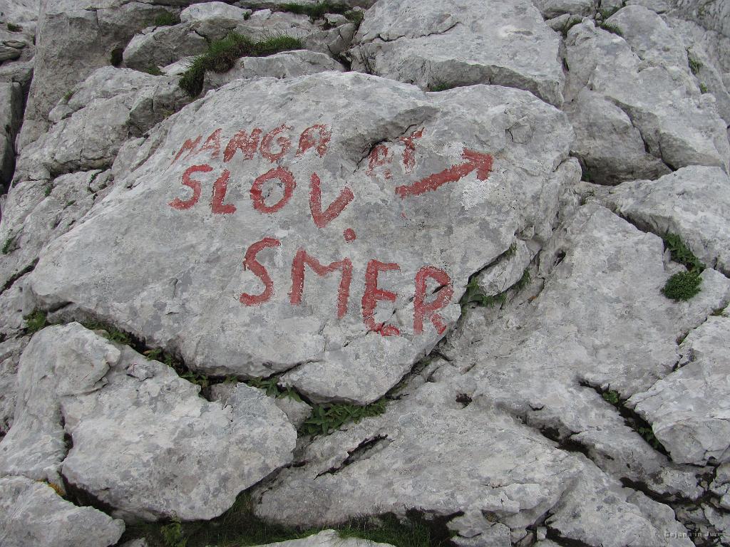 Slika_38.jpg - Morava priznati, da je sicer super speljana smer, vendar pa se je nama malce vlekla. Morda zaradi grožnje z vremenom.
