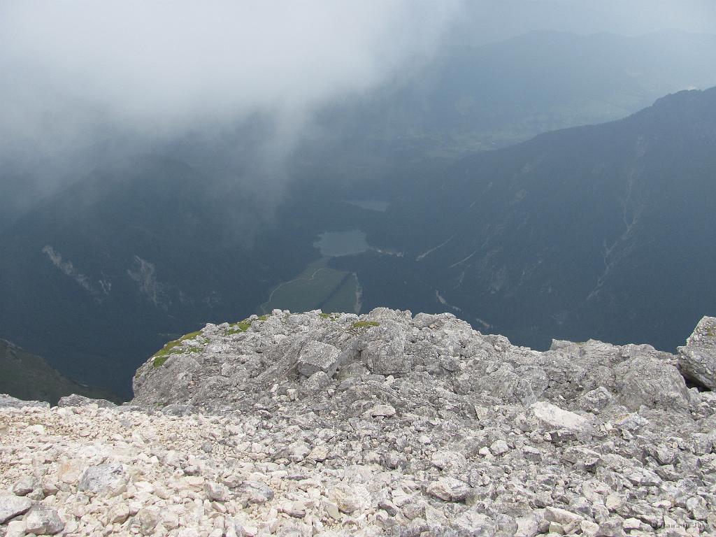 Slika_51.jpg - Tudi na to stran ni več sončka. Celo kaplje že imava.