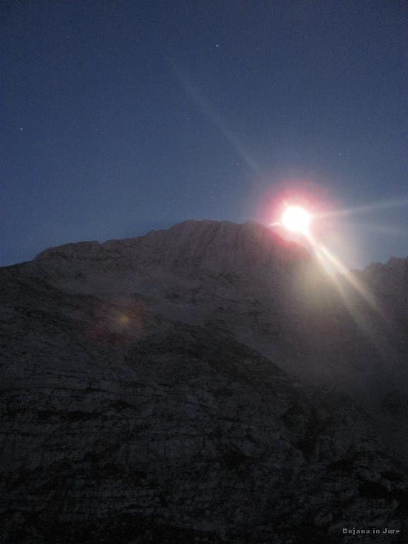 Slika_047.jpg - Bovški Gamsovec z Luno.