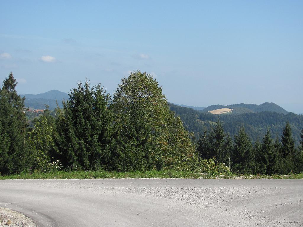 Slika_27.jpg - Zakaj je tisti grič videti tako presušen?