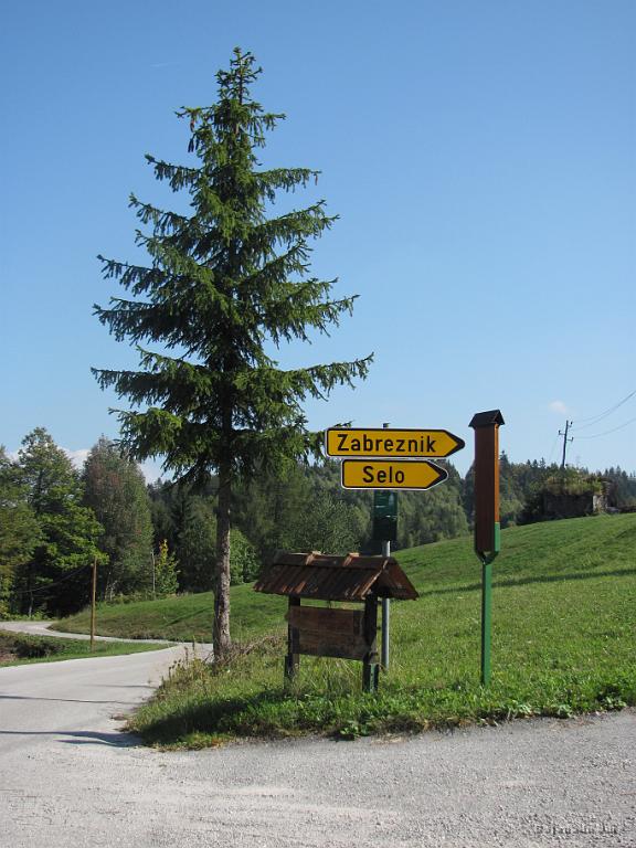 Slika_44.jpg - Evo, to je pravi odcep - Selo.