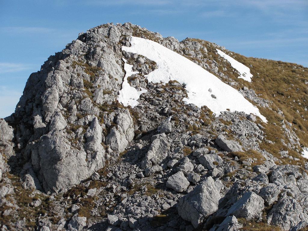 Slika_37.jpg - Na ta kuceljček, katerega ime na zemljevidu ni, sva vseeno stopila.