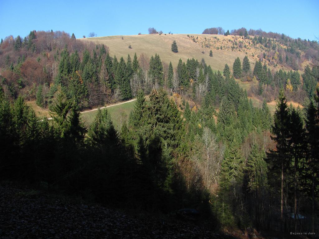 Slika_23.JPG - Nedelja. Pogled na Škofje malce višje od štarta.