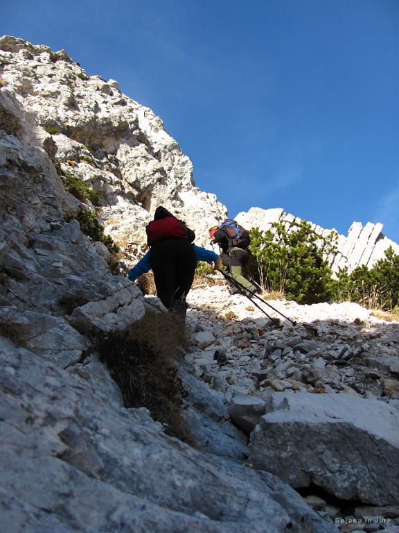 Slika_35.jpg - Prične se pester del.