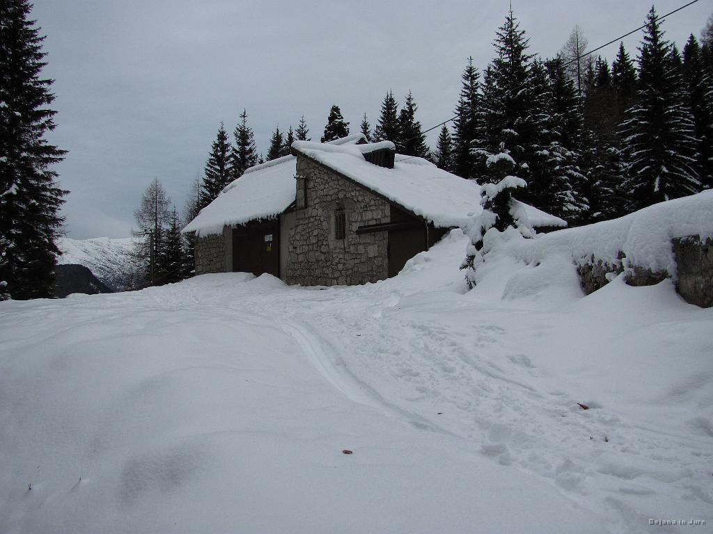 Slika_13.jpg - Zgornja postaja žičnice.