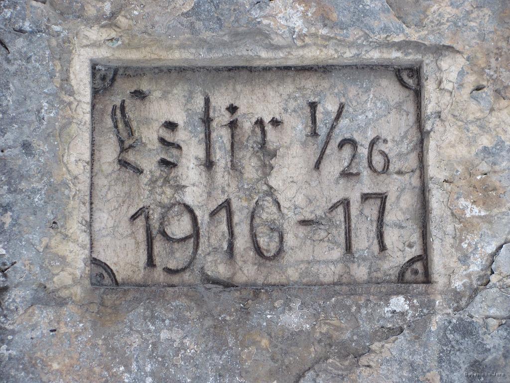 Slika_18.jpg - Da se ve, kdaj je bila pot klesana.