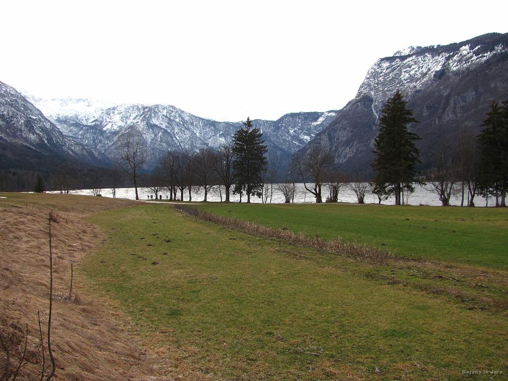 Slika_49.jpg - Bohinjsko jezero je bilo za razliko od Blejskega veliko bolj valovito.