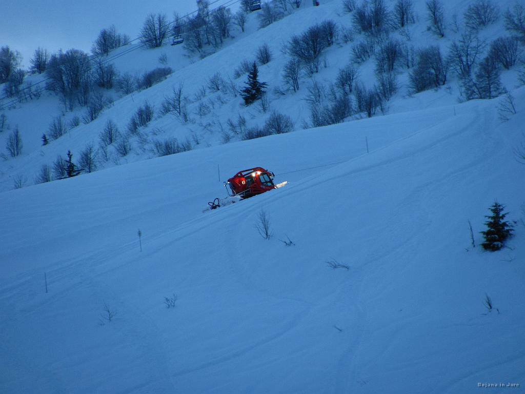 Slika_028.jpg - Ratrakisti so pa pridni.