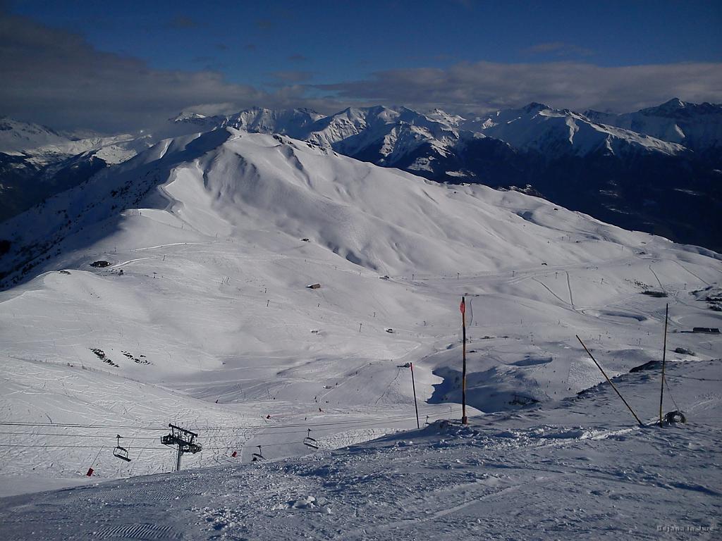 Slika_059.jpg - Špička pred nami je bila naš cilj. Je tudi skrajni del treh povezanih smučišč.