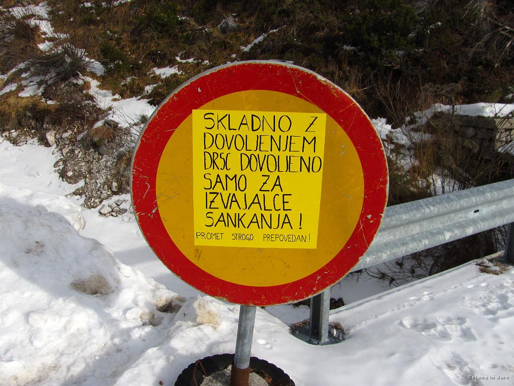 Slika_03.jpg - Hja, saj smučanje se šteje kot 'sankanje, ane'.