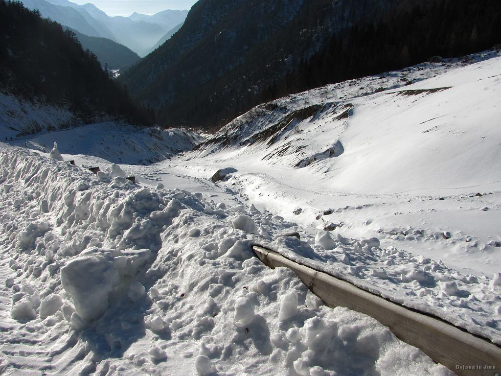 Slika_53.jpg - Na desni se vidi špura, po kateri sva se vzpenjala.
