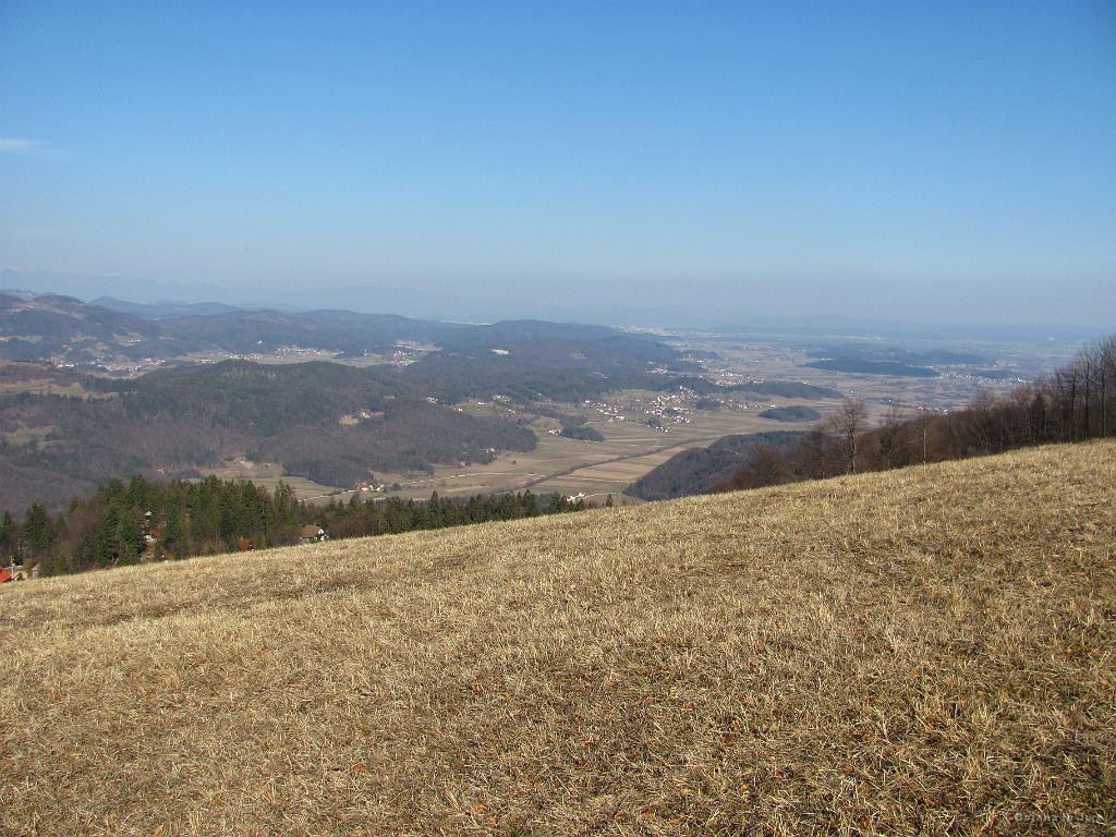 Slika_39.jpg - Pogled na dolino, kjer sva pričela s "sprehodom".
