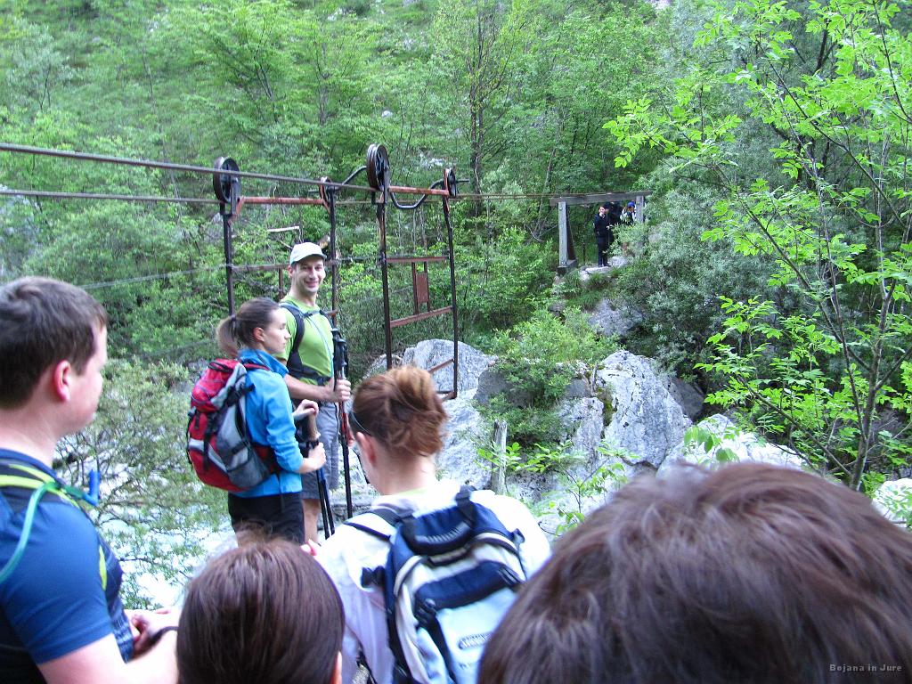 Slika_005.jpg - Zabavna gondola čez Tolminko.