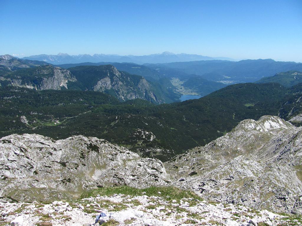 Slika_057.jpg - Še malce manj pozuman pogled v smeri Bohinja.