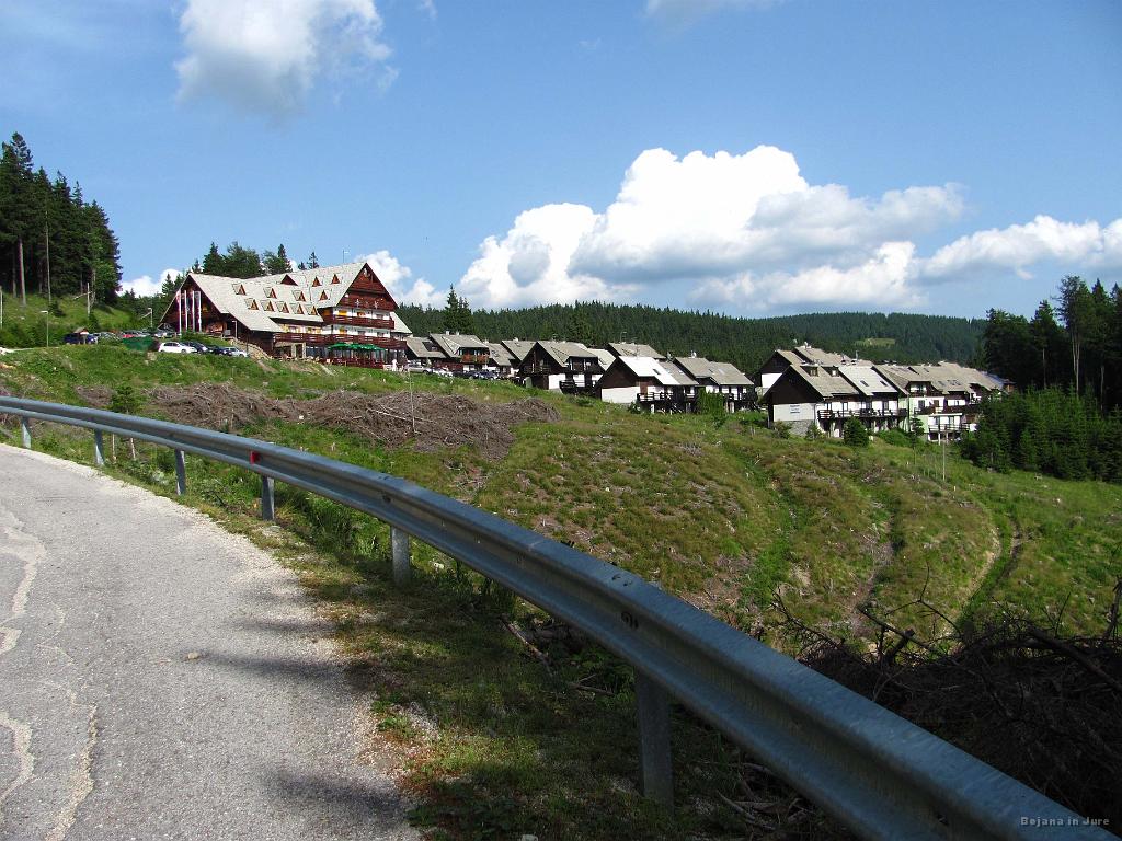 Slika_225.jpg - In po 6h in 40min na poti končno ugledava najin hotel.