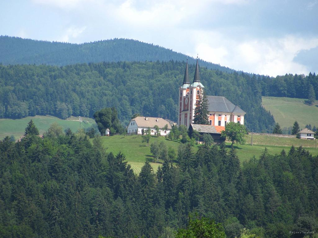 Slika_247.jpg - Zanimiva cerkev.