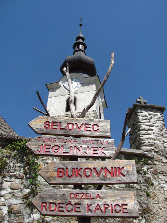 Slika_250.jpg - Nisva šla gledat, če ima volk prebavne motnje od babice in Rdeče Kapice.