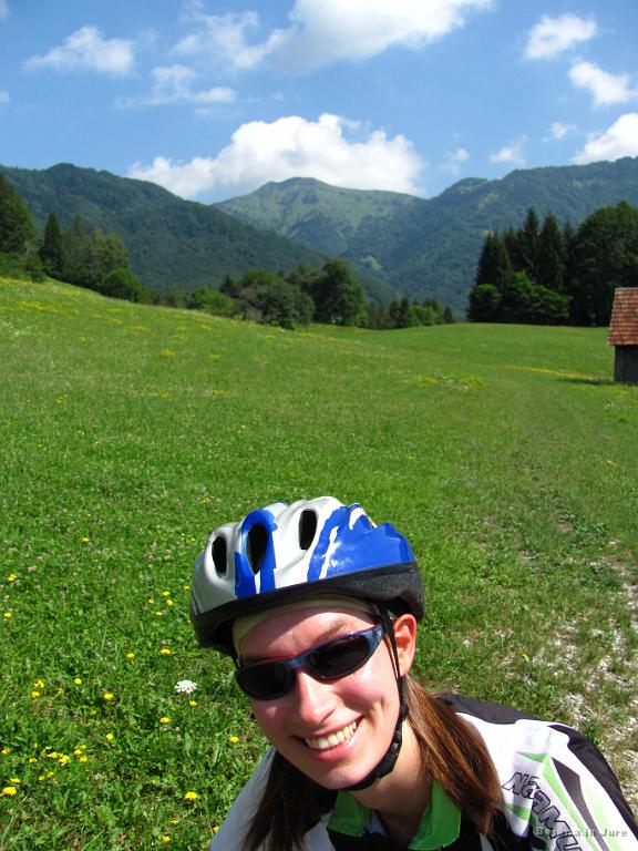 Slika_03.jpg - Bojana in v ozadju cerkljanski očak Porezen.