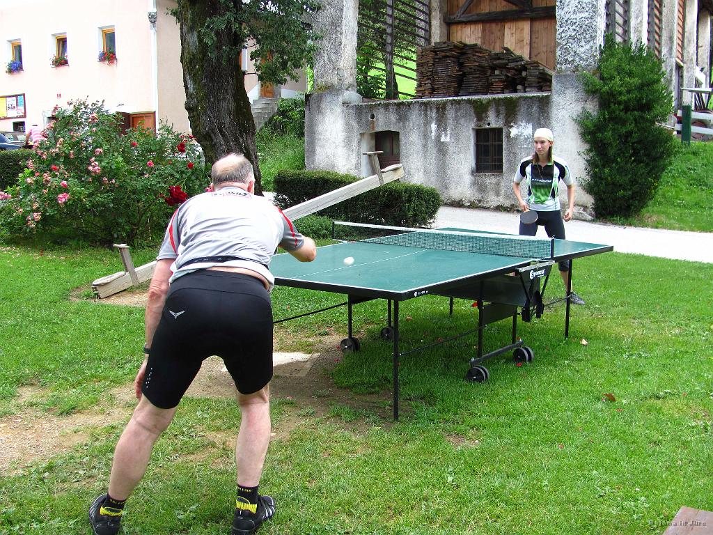 Slika_35.jpg - Ping-pong miza nas je privabila v tekmovanje.