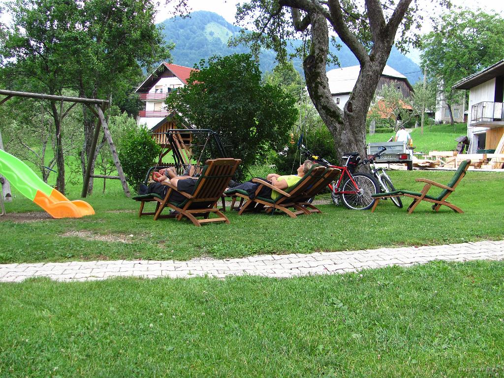 Slika_36.jpg - Tudi drugi se niso ravno pretegnili.