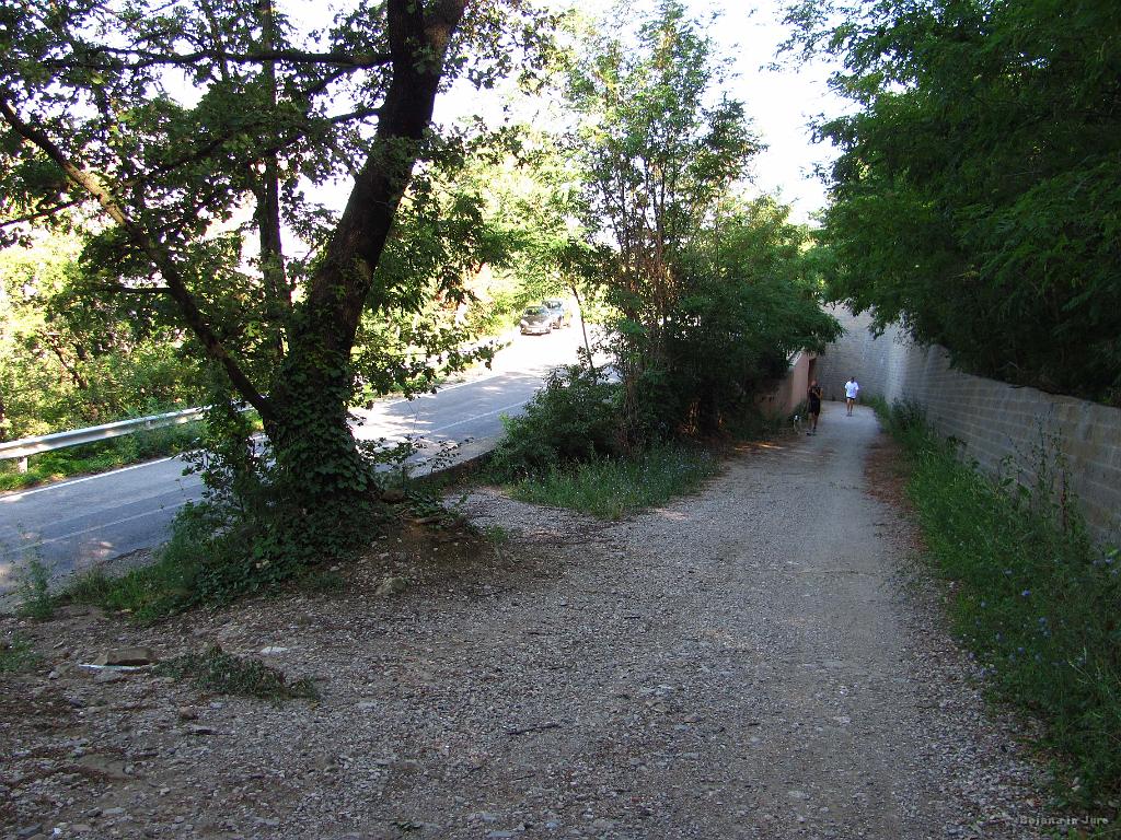 Slika_045.jpg - Nove ceste malo kvarijo zložen spust želežniške poti, a napredek je pač napredek.
