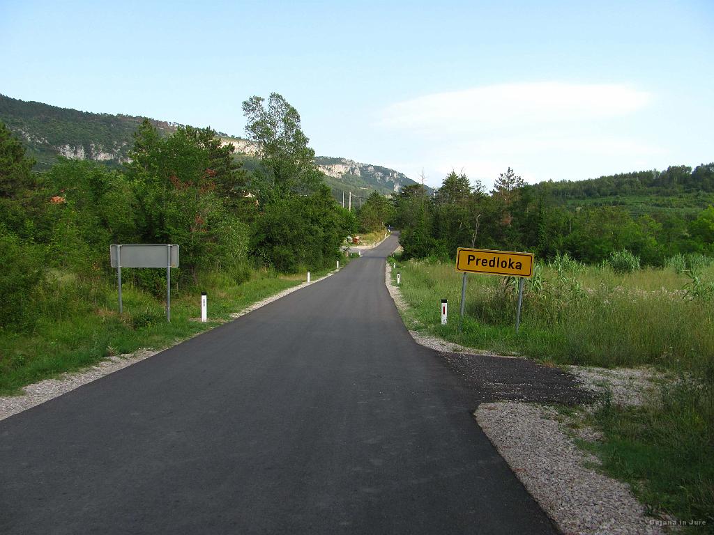 Slika_145.jpg - Predloka. Asfalt za vikat.