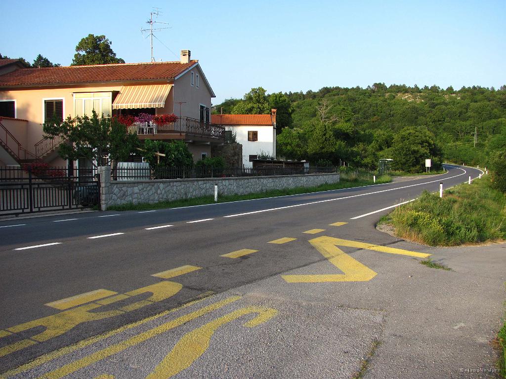 Slika_163.jpg - Odcep pri Petrinjah. Do Kozine se pa ja ne da več izgubiti, saj tako velike ceste ne moreš zgrešiti.