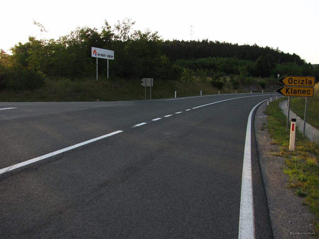 Slika_165.jpg - Ta tabla mi pričara nasmešek na obraz, saj nakazuje začetek najine poti.