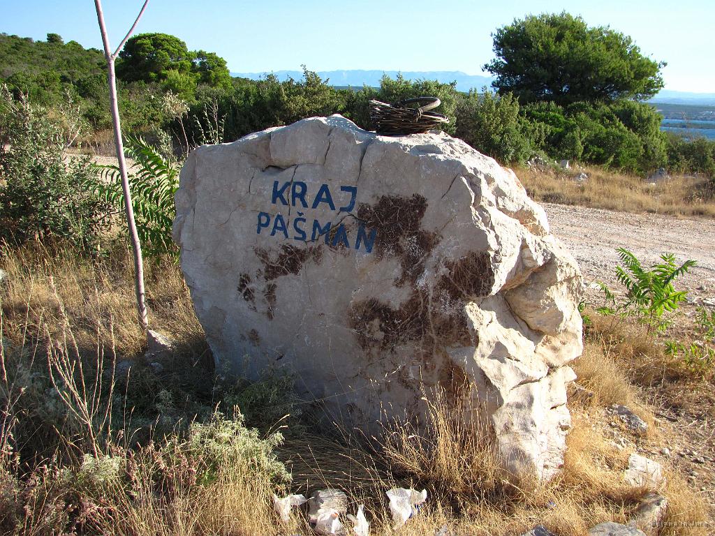 Slika_075.jpg - Naravni kažipot, na njem pa...