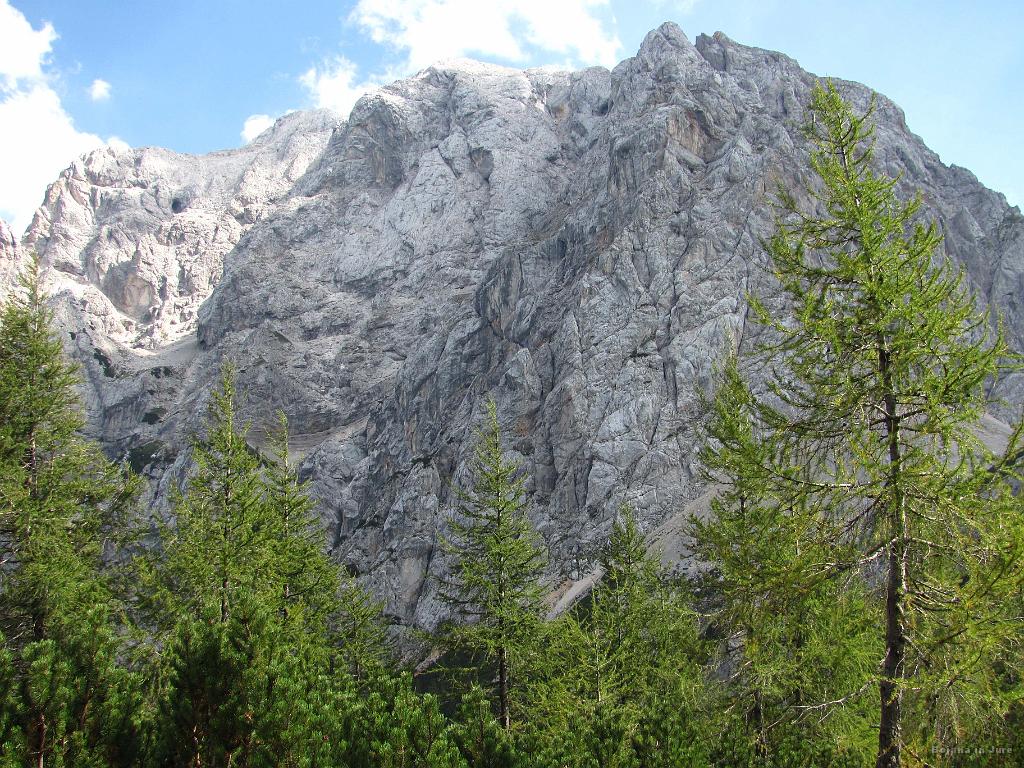 Slika_89.jpg - Izgleda veliko težje kot pa je v resnici. Vendar pa ostali poti (Grebenska in Slovenska) nista prav nič manj težki, saj vsaka zahteva kondicijo in predvsem zbranost.