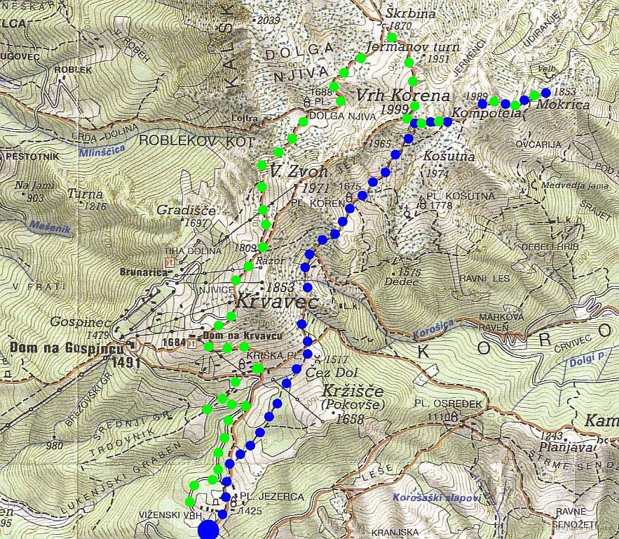 Slika_01.jpg - Štart na parkirišču pred rampo blizu planine Jezerca. Nato smo jo mahnili po modro označeni poti više od makirane poti čez smučišče (in skakalnico) nazaj na markirano pot mimo planine Koren proti Vrhu Korena, vendar pa smo prej nabrali štemplje na Kompoteli in Mokrici, nato pa nazaj na skoraj 2000 m visok Vrh Korena. Povratek po zeleno označeni poti čez Dolgo njivo pod Zvohom in po cesti čez smučišča nazaj mimo Kriške planine. Do Kompotele smo rabili dve uri in pol, 40 min do Mokrice in toliko nazaj (kratka pot, a dokaj strma), slabe tri ure pa za povratek z najvišje točke čez Dolgo njivo, vzpon okrog Zvoha in spust na izhodišče.