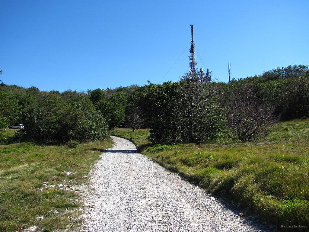 Slika_22.jpg - Med "trpljenjem" nisem imel ravno časa za fotografiranje. Bojana je tako ali tako malce zaostala,vendar pa je prišla. Tu malce pred vrhom se zberejo prav vse moči, da ja zmoreš še ta del.