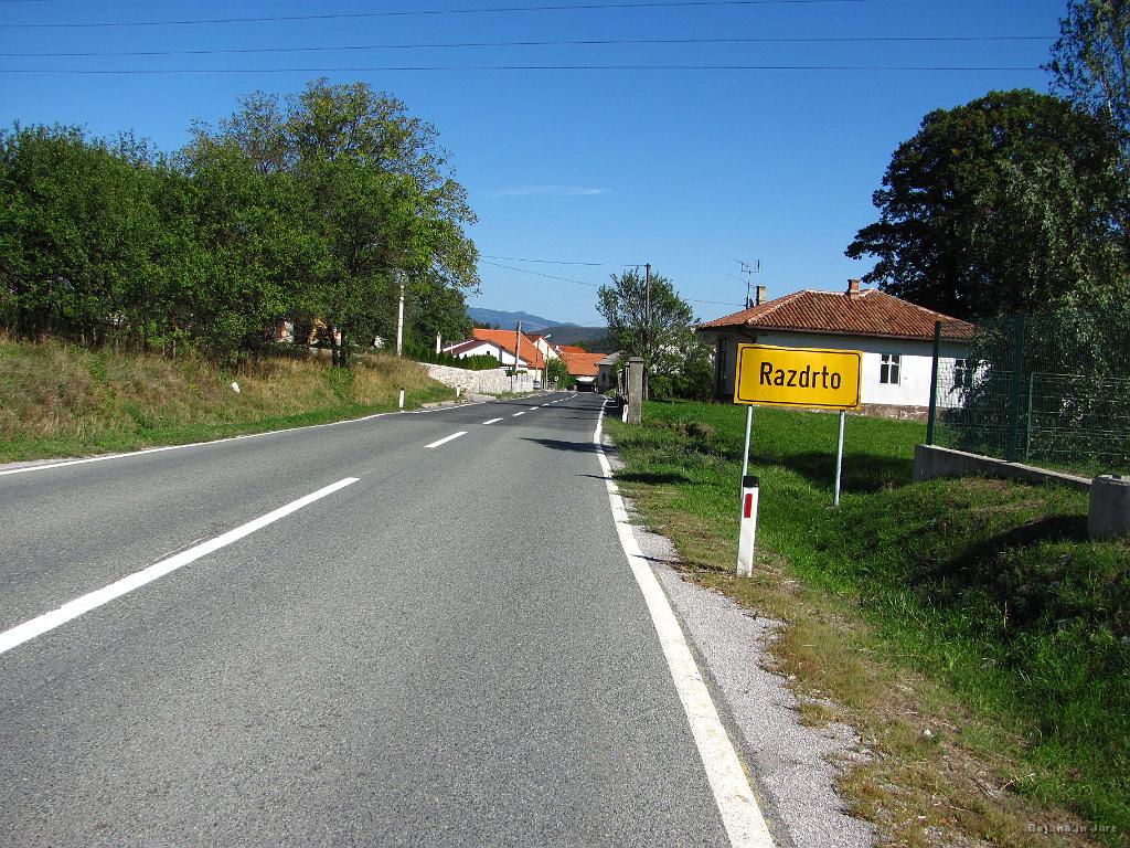 Slika_40.jpg - No, sedaj pa sva skoraj na konju :) Veter v prsa in še kakšnih 40-50 km do doma :(