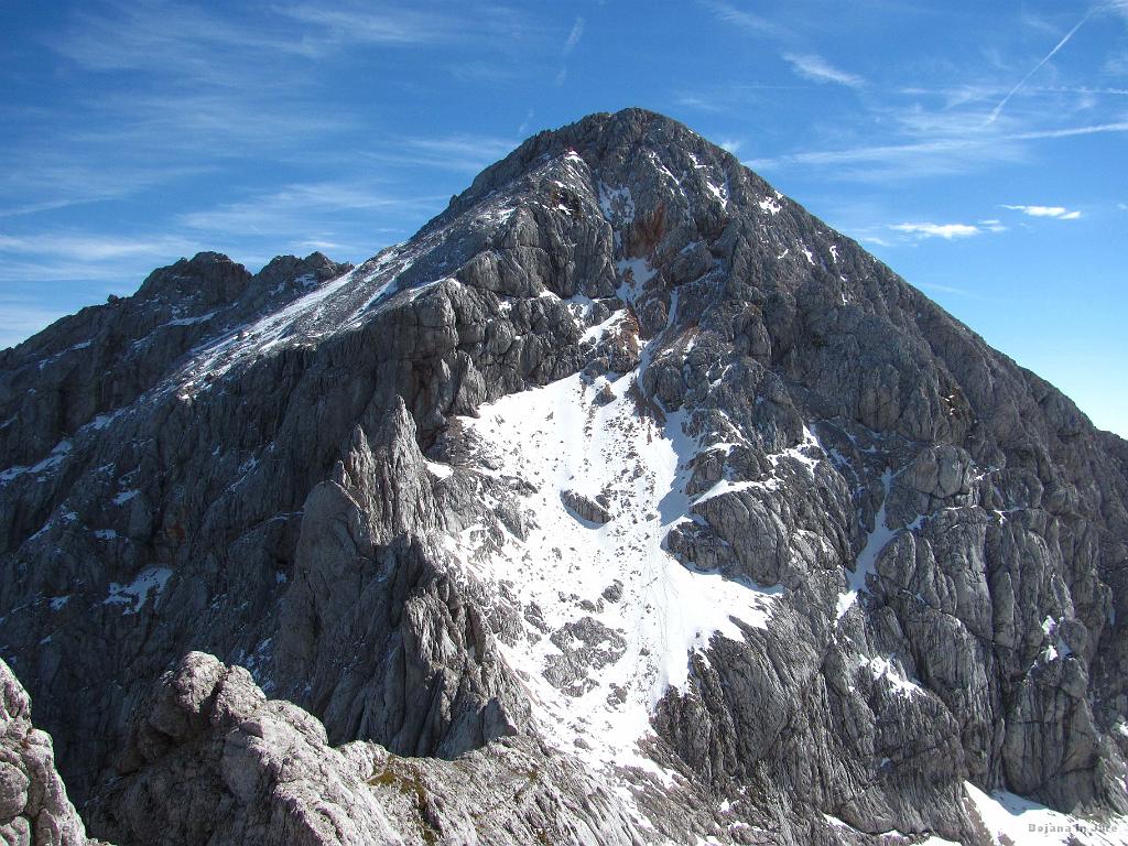 Slika_072.jpg - Grintovec s svojo značilno obliko. Predvsem desna stran, t.i. streha Grintovca.