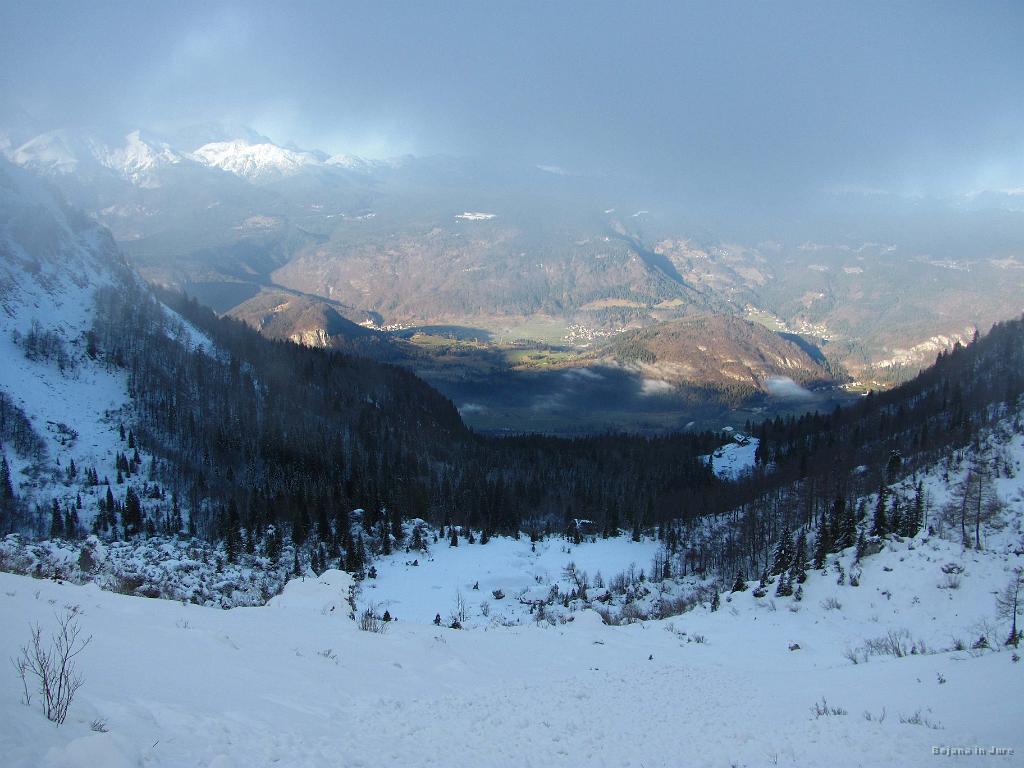 Slika_49.jpg - Vreme se je začelo v redu mešati, saj megle v dolini kar ni več.